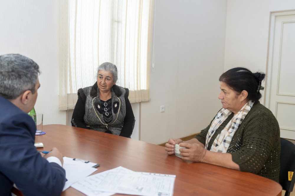 İnam Kərimov Ağdaşda sakinlərin problemlərini dinlədi - FOTO